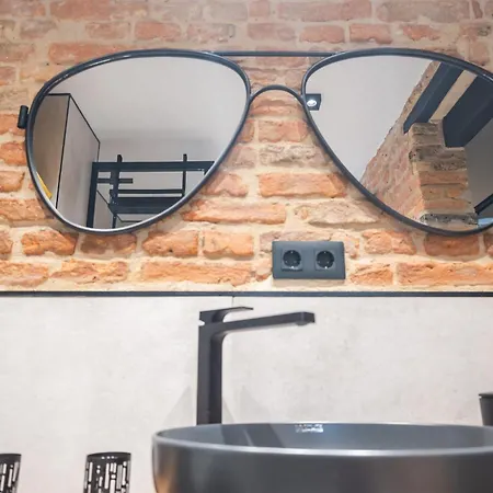 Skyler 9 * Βάρνα