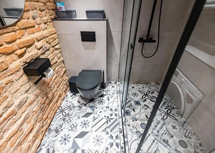 Апартаменты Skyler 9 *