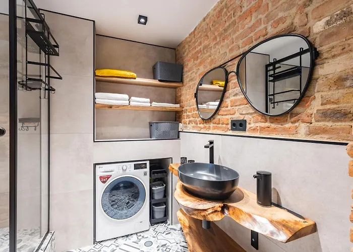 Апартаменты Skyler 9 *