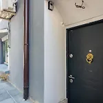 Skyler 9 Apartment *